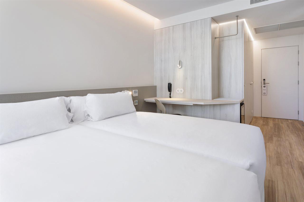 B&B Hotel 산토티르소 외부 사진