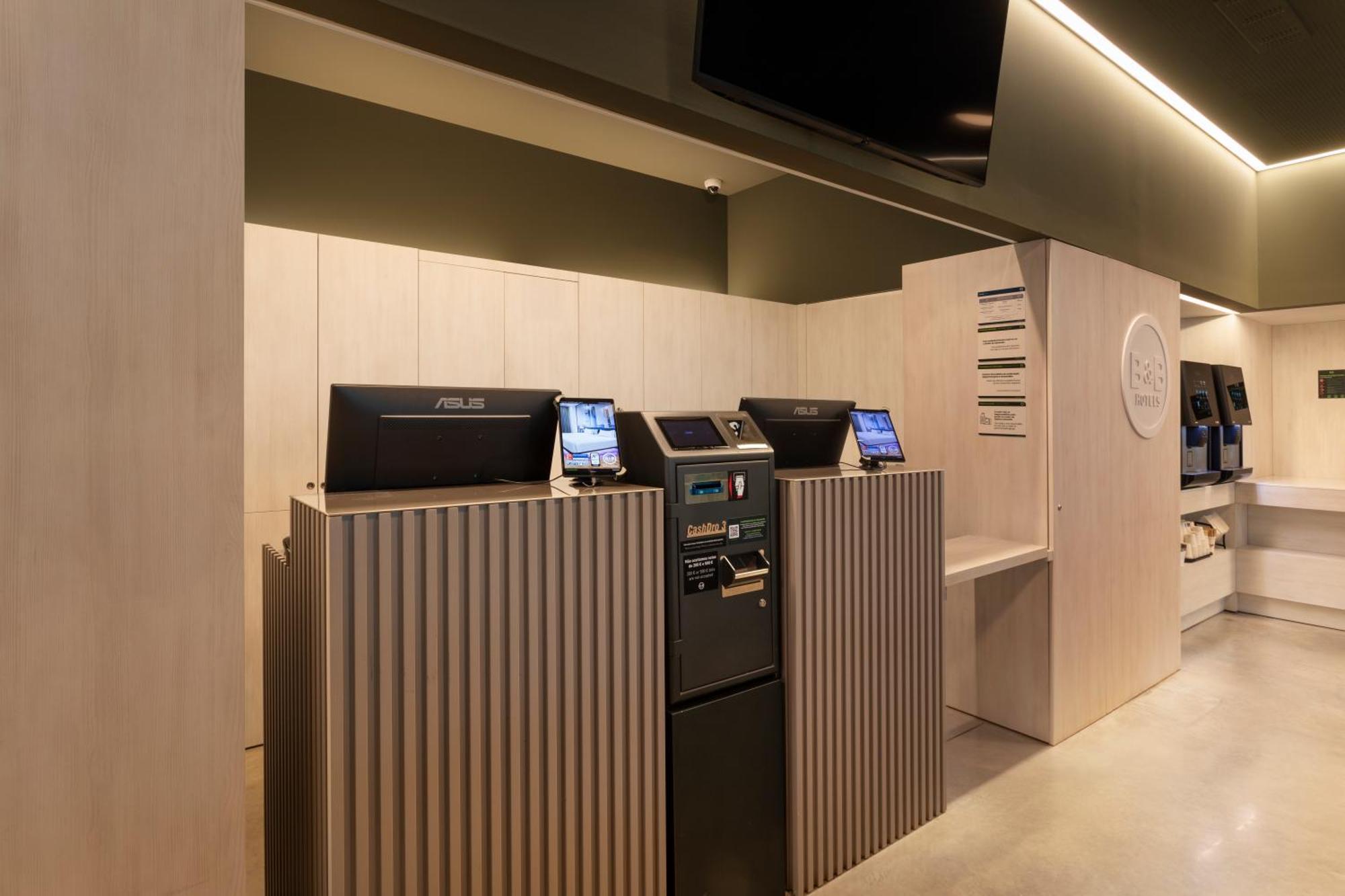 B&B Hotel 산토티르소 외부 사진