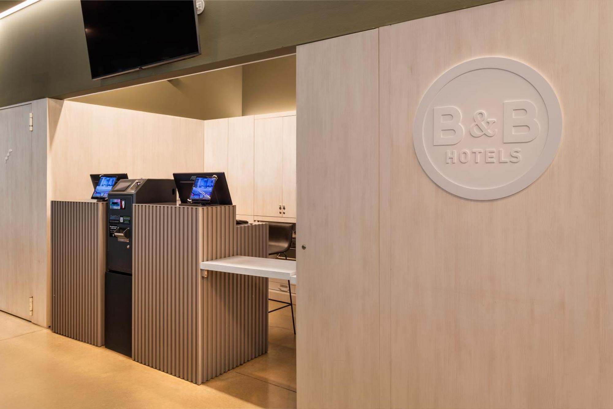 B&B Hotel 산토티르소 외부 사진